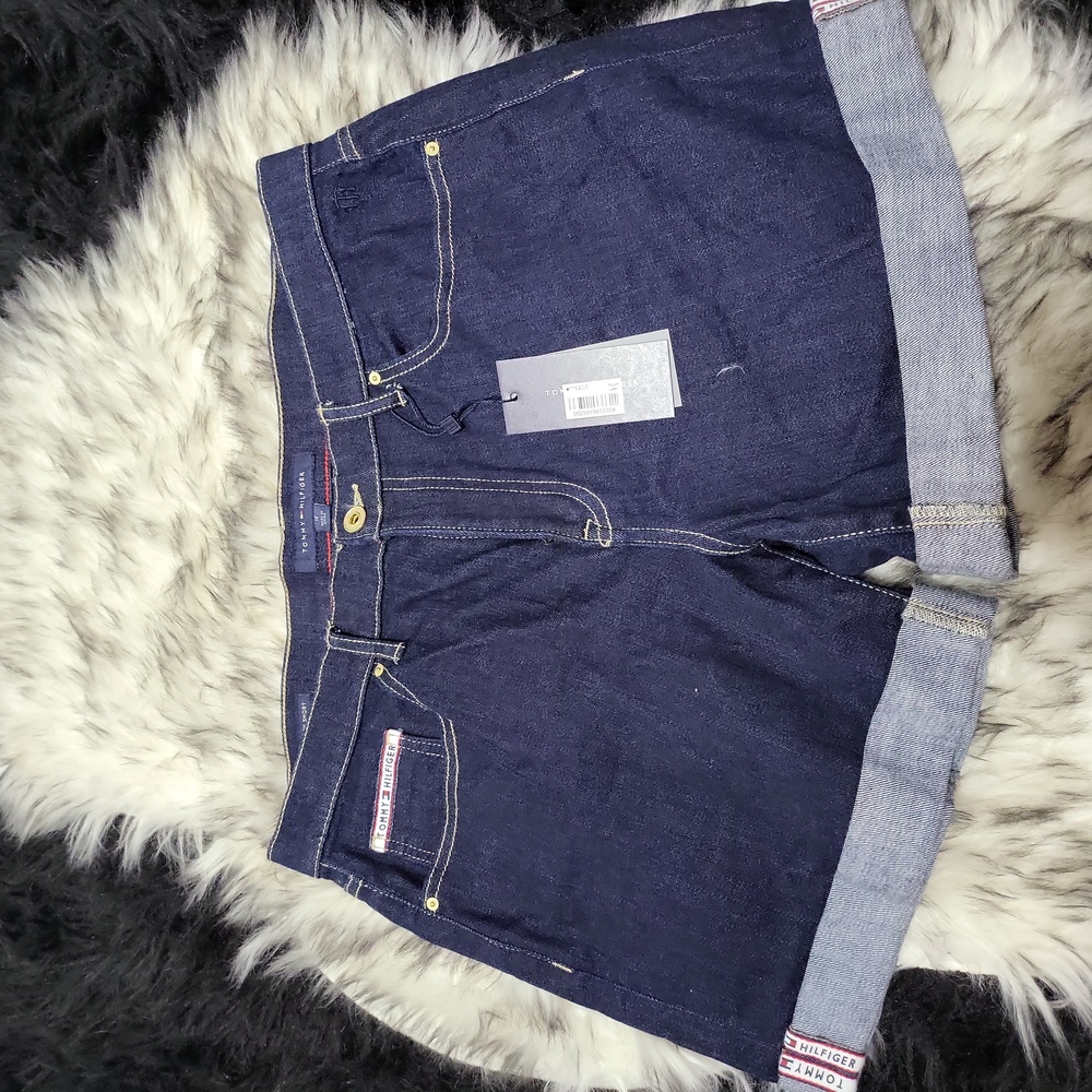 NWT WOMENS TOMMY HILFIGER DEMIN SHORTS SIZE 12
